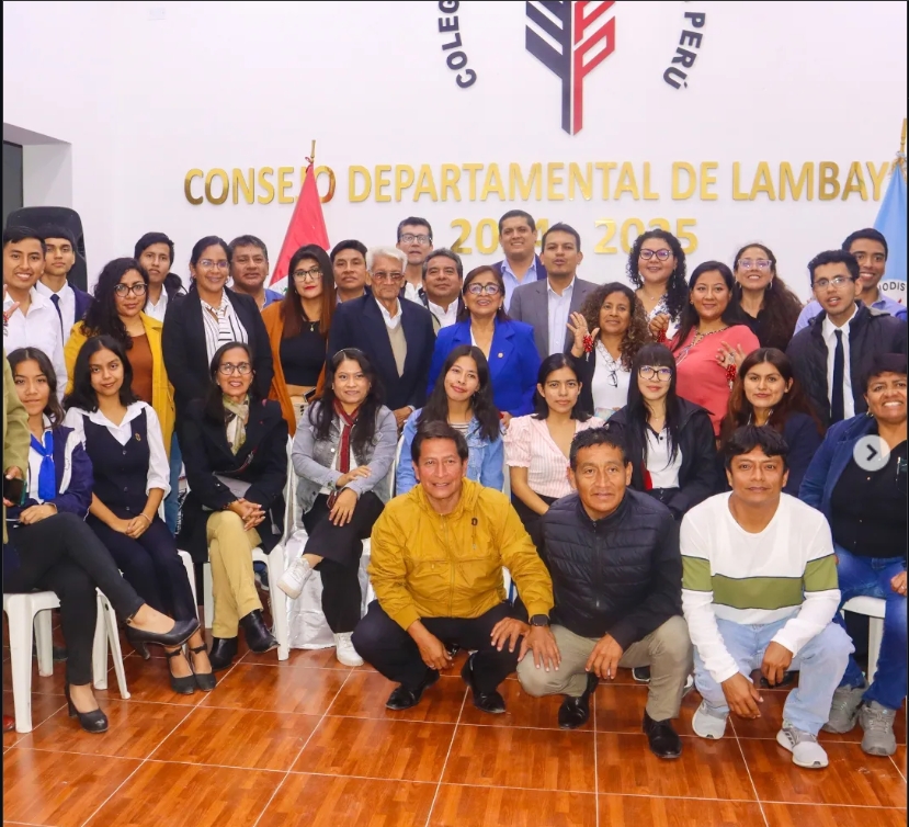 🎖𝑬𝒔𝒕𝒖𝒅𝒊𝒂𝒏𝒕𝒆𝒔 𝒔𝒂𝒈𝒓𝒂𝒅𝒊𝒏𝒐𝒔 𝒓𝒆𝒄𝒊𝒃𝒊𝒆𝒓𝒐𝒏 𝒄𝒆𝒓𝒕𝒊𝒇𝒊𝒄𝒂𝒅𝒐𝒔 𝒅𝒆𝒍 𝑪𝒐𝒍𝒆𝒈𝒊𝒐 𝒅𝒆 𝑷𝒆𝒓𝒊𝒐𝒅𝒊𝒔𝒕𝒂𝒔 𝒅𝒆 𝑳𝒂𝒎𝒃𝒂𝒚𝒆𝒒𝒖𝒆.