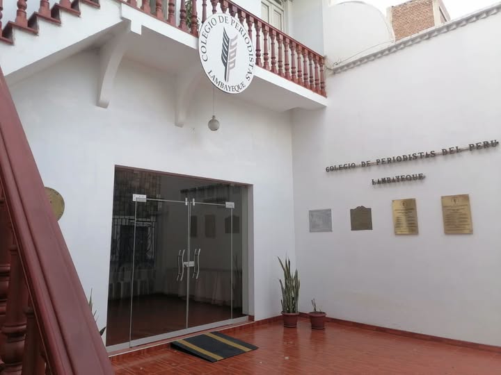 Ratifican obligatoriedad de colegiatura para jefaturas de prensa en sector público